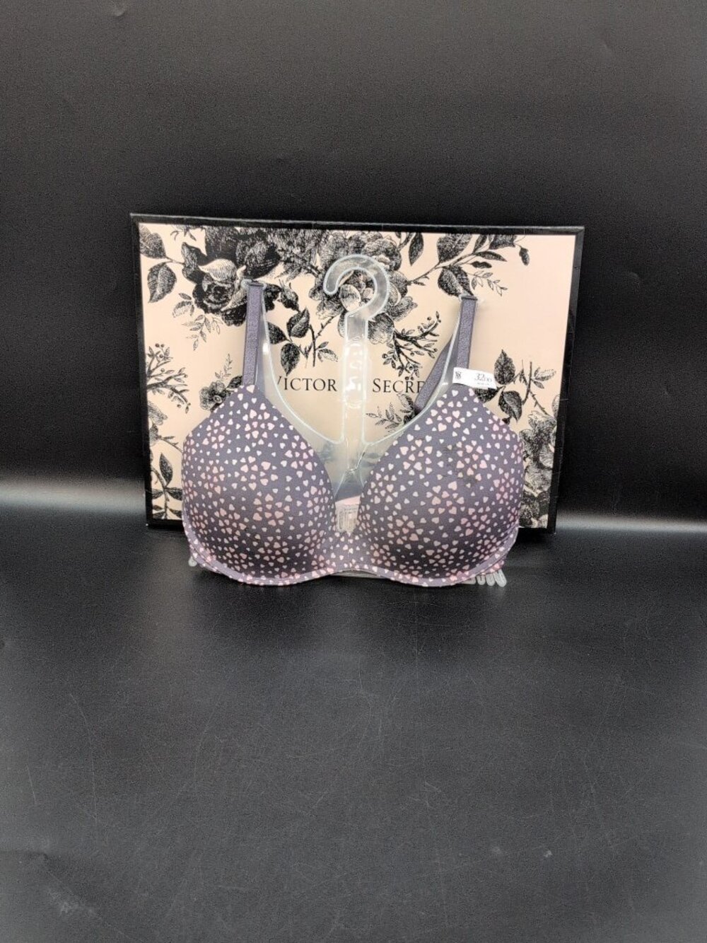 Victoria Secret Sexy Tee Smooth Wireless Push Up Bra 32DD Tornado Heart